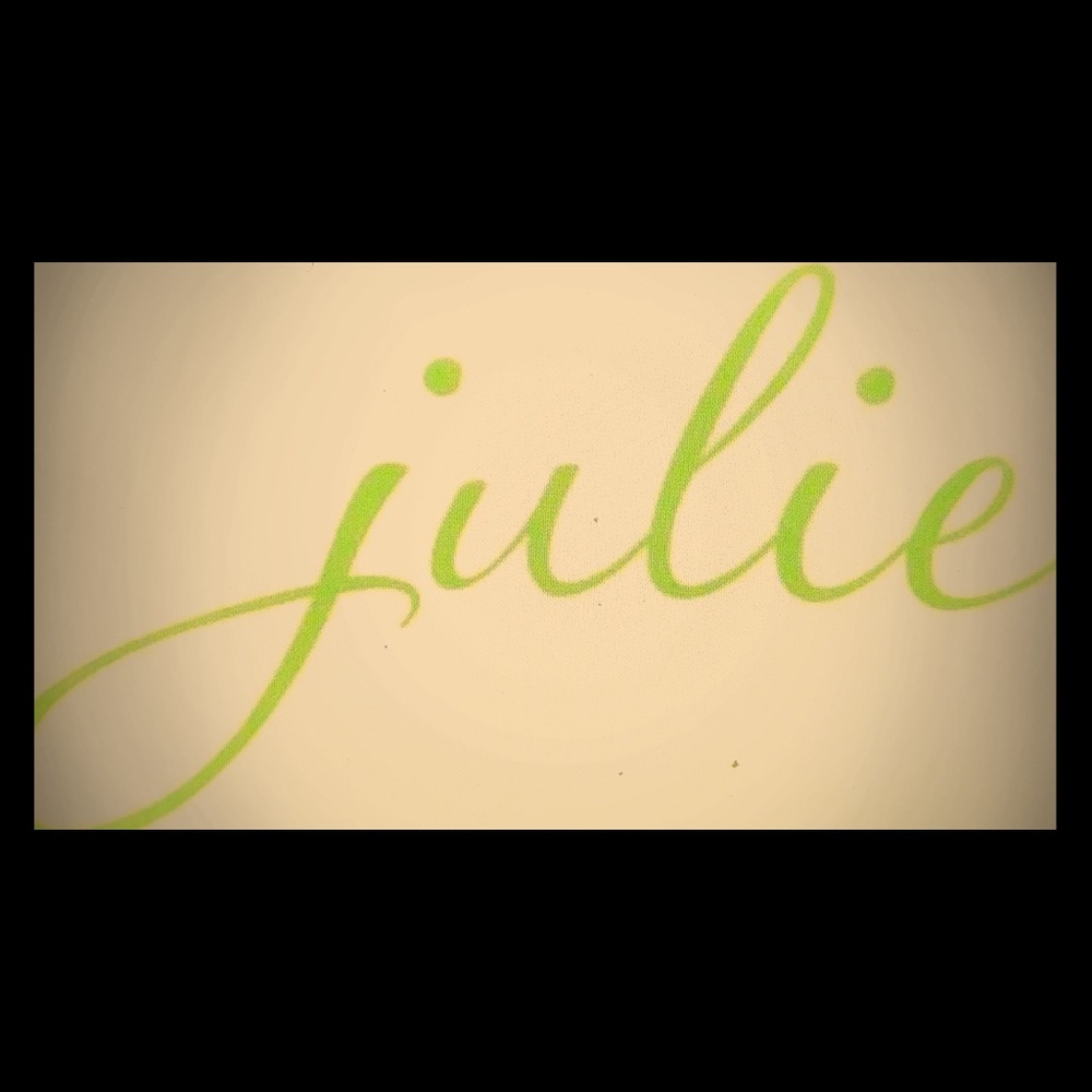 Meet your Posher, Julie